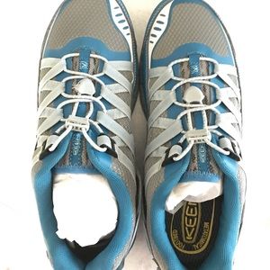 Brand new KEEN Versatrail shoes in ink blue.